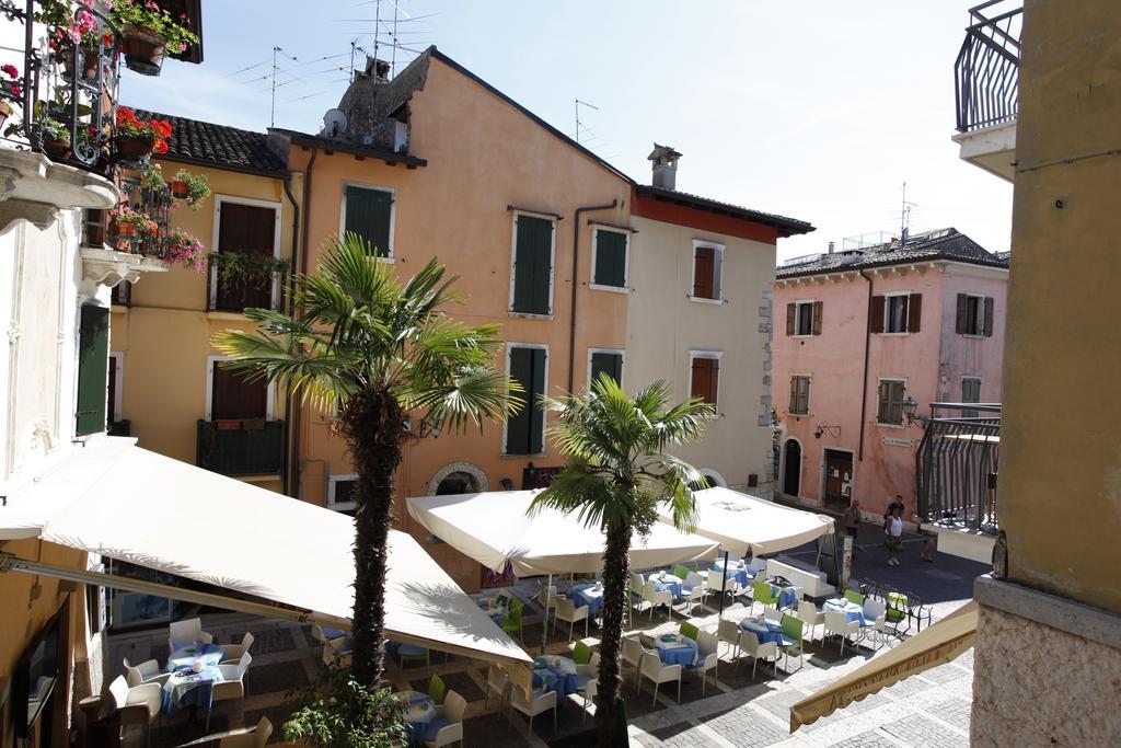 Appartamenti Piazza Umberto I Torri Del Benaco Værelse billede